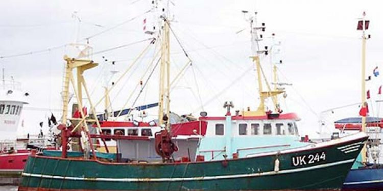 Hollandske fiskere og fiskeopkøbere i åben strid.  Arikivfoto: UK244 Urk Havn Fotograf: H.Per