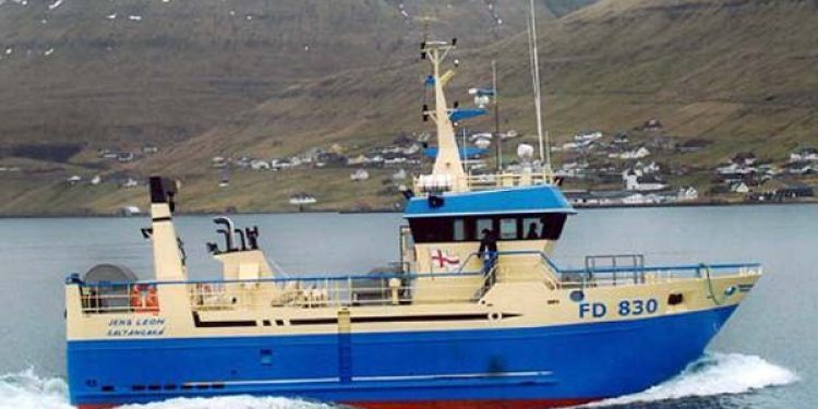 Nyt fra Færøerne uge 21. Den mindre trawler Jens Leon har landet 9
