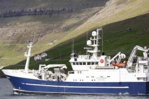 Færøsk fartøj snuppet med for høj bifangst andel.   Foto: Slættaberg - Skipini