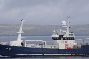 Nyt fra Færøerne uge 38. Garnskibet Thor lander 11 tons i Thorshavn.  Fotograf: Skipini