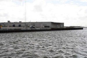 Dansk transportfirma køber den gamle Sildefiletfabrik i Esbjerg  Foto: Essi ud til Tampenkaj  -  TripleNine
