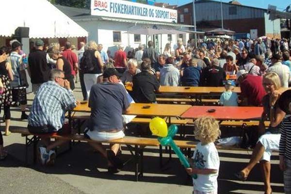 Read more about the article Solen skinner altid på Fiskemarkedet i Sønderborg
