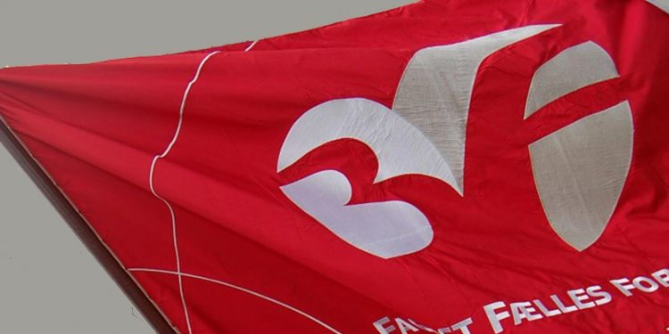 Ingen røde fagforeningsfaner til protesten mod Fiskeriministeren på mandag den 2. marts foran kommunekontoret i Frederikshavn