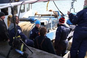 Hirtshals fiskere skaber miljøet og rammerne til ny dansk film. Foto H.Hansen