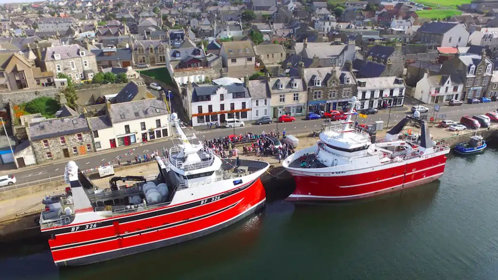 Read more about the article Dobbelt skibs-dåb i den skotske Havn Macduff
