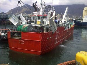 ”Paraclete” har fået en indvendig overhaling og er rigget til med nyt grej i containerhavnen i Cape Town.