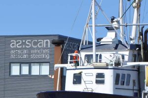 Offshore-industri og servicering af fiskerflåden går fint i spænd.  Foto: AS Scan - FiskerForum