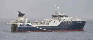 Akraberg kom i ugen hjem med 615 tons rejer som de har fisket ved Svaldbard. De har haft et godt og fornuftigt fiskeri på denne tur, og de tager nu tilbage til fiskeriet efter rejer, efter landinge. Akraberg tager på rejeviskeri igen Akraberg er taget tilbage på rejefiskeri ved Svalbard foto: FA - Fiskur.fo