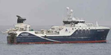 Akraberg kom i ugen hjem med 615 tons rejer som de har fisket ved Svaldbard. De har haft et godt og fornuftigt fiskeri på denne tur, og de tager nu tilbage til fiskeriet efter rejer, efter landinge. Akraberg tager på rejeviskeri igen Akraberg er taget tilbage på rejefiskeri ved Svalbard foto: FA - Fiskur.fo
