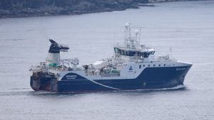 Færøerne: Færøsk trawler lander stor fangst fra Barentshavet foto: kiran J