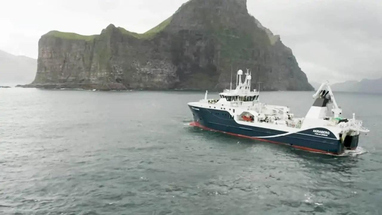 Se videoen af Fryse-trawleren »Akraberg’s« første tur i Barentshavet. foto: snapshot Youtube