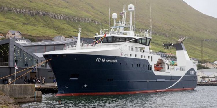 Færøerne: Fabrikstrawler nåede hjem inden nytår. foto: Akraberg - Fiskur.fo