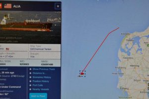 Industritrawler ydede hurtig assistance ved brand i Nordsøen.  Screenshot: MarineTraffic Map med Alia`s kurs og position