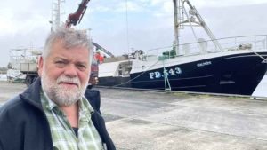 Efter fire og et halvt døgn på havet, i starten af september måned, kunne garnskibet **Oknin** lande 40 tons fisk i Toftir, der ligger på østsiden af øen Eysturoy, ved Skálafjørdur fjorden. foto. Sjomannsmissionen