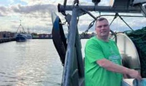 Kampen om pladsen på havet spidser til. Men løsningen er ikke endnu et råd, som forskere foreslår. Derimod skal en blå trepart og klare kerneområder give dansk fiskeri den nødvendige arbejdsro og sikre en succesfuld grøn omstilling. foto: fb privat
