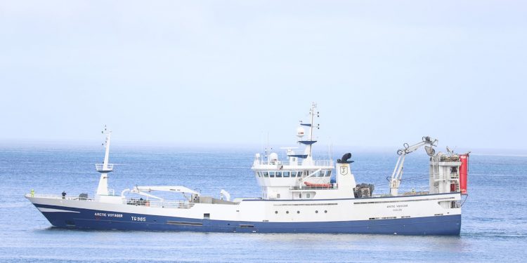 Den færøske trawler **Arctic Voyager** landede i sidste uge en last på 850 tons makrel til Pelagos. foto. Kiran J