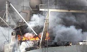 Brand ombord på russisk fabrikstrawler.  Arkivfoto: Brand om bord på skib - FiskerForum