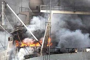 Brand ombord på russisk fabrikstrawler.  Arkivfoto: Brand om bord på skib - FiskerForum