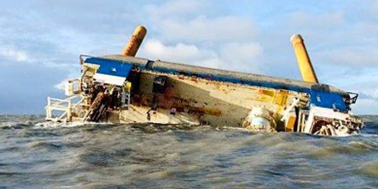 Milliontilskud til fjernelse af uønskede skibsvrag. Arkivfoto: Jack-up-vrag fjernet ud for Nymindegab - FiskerForum.dk