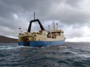 Den færøske trawler Arctic Viking landede i sidste uge en fangst på 512 tons rejer.  foto: Fiskur.fo