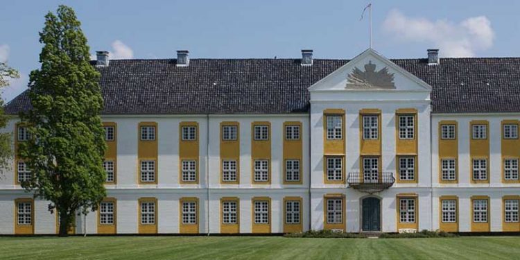 Minister åbner ny afdeling af NaturErhvervstyrelsen i Augustenborg.  Foto: Augustenborg Slot - Wikipedia