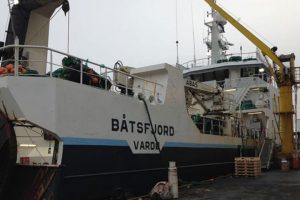 Nyt fra Færøerne uge 28.  foto: Båtsfjord losser i Båtsfjord på Varangerhalvøen i Øst-Finmarken