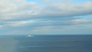 Fiskeriet i Barentshavet bidrager hvert år med betydelige mængder fisk til de færøske havne, og **Ennibergs** nylige landing på 800 tons understreger, hvor vigtigt dette fiskeri er.   foto: wikip