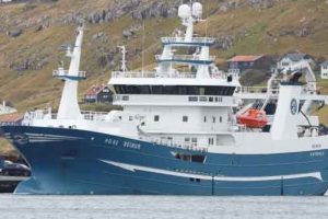 Beinur lander 1.300 tons blåhvilling – fortsætter fiskeriet efter blåhvilling foto: Kiran J