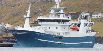 Beinur lander 1.300 tons blåhvilling – fortsætter fiskeriet efter blåhvilling foto: Kiran J