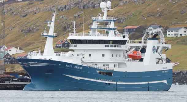 Read more about the article Færøerne: Beinur lander 1.300 tons blåhvilling – fortsætter fiskeriet efter blåhvilling