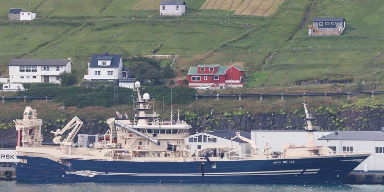 Det islandske fartøj Beitir landede i ugen der gik en last på 1.800 tons makrel