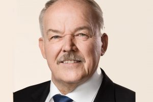 Folketingspolitiker fra Dansk Folkeparti Bent Bøgsted vil de Hollandske bomtrawlere til livs