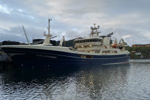Færøsk trawler sætter Atlantisk-rekord med landing af 3.429 tons blåhvilling