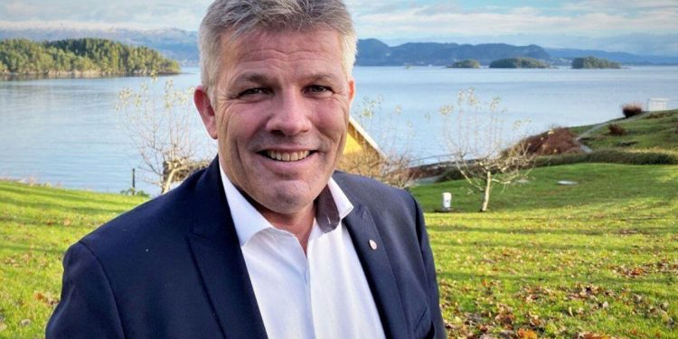 Norsk fiskeriminister vil diskutere ulovligt dansk fiskeri med med sin danske kollega foto: Fiskeridepartementet