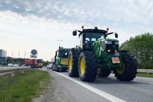 Transportbranchen mødtes med ministre efter mandagens blokader arkivfoto: blokade motorvejsfrakørsel - fb Opråb