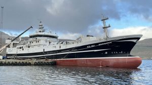 Færøerne: Trawler lander fortsat blåhvilling foto: Kiran J