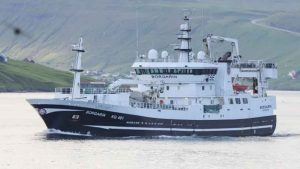Trawleren **Borgarin** landede 165 tons makrel til Pelagos  foto: KiranJ 