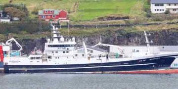 Borgarin lander 280 tons guldlaks - Kiran J