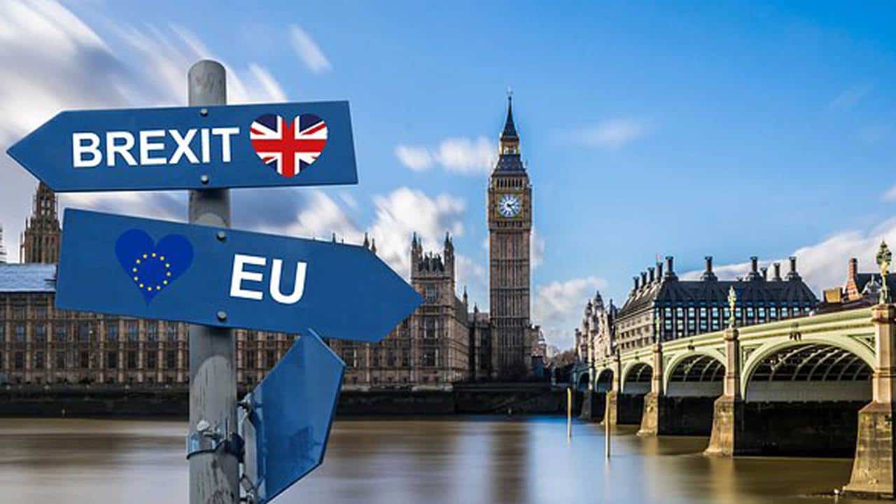 Read more about the article Embedsmænd i Whitehall arbejder på at forblive i EUs toldunion