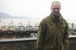 Adm. direktør Christian Bisgaard er her fotograferet i en af de mange fiskerihavne
