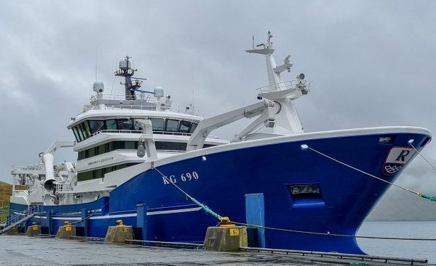 Færøerne: Alletiders blåhvilling-fangst landet i Norge foto: »Christian í Grótinum« Fiskur.fo