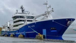 Den færøske Christian í Grótinum tog i sidste uge til Skagen med 3.200 tons blåhvilling, som de har fisket ud for Færøerne. foto: Sverri Egholm