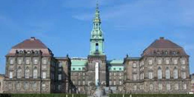 Navn på ordførene fra de forskellige partier under Miljø- og Fødevarer.  Foto: Christiansborg - Widipedia