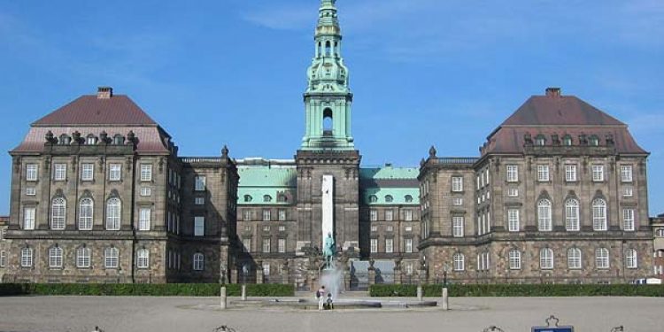 Fiskerne invadere Christiansborg den 28. marts.  Foto: Christiansborg - Wikipedia