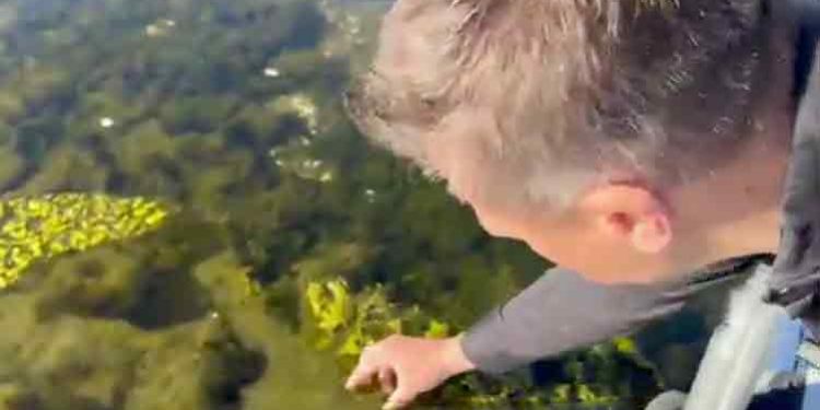 Iltsvind, forsvundne fisk og store mængder af det berygtede »fedtemøg« plager i dag Mariager Fjord. Nu vil erhvervsdirektør Daniel Lux iværksætte en omfattende redningsplan frem mod 2040, som skal rense fjorden for tonsvis af bundslam og bringe det tabte liv tilbage. foto Snapshot DR