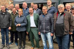 Opbakning til Vilsund Blues »happyning« ved Christiansborg tirsdag den 27. maj 2025 - foto: vilsund Blue