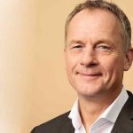 Kim Edberg Andersen overtager posten som fiskeriordfører for Danmarksdemokraterne. Det skete torsdag den 23. april. Han varsler en kritisk kurs mod den eksisterende fiskeriaftale og en utrættelig kamp mod det, han kalder et direkte angreb på erhvervet. foto: ft.dk