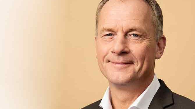 Kim Edberg Andersen overtager posten som fiskeriordfører for Danmarksdemokraterne. Det skete torsdag den 23. april. Han varsler en kritisk kurs mod den eksisterende fiskeriaftale og en utrættelig kamp mod det, han kalder et direkte angreb på erhvervet. foto: ft.dk