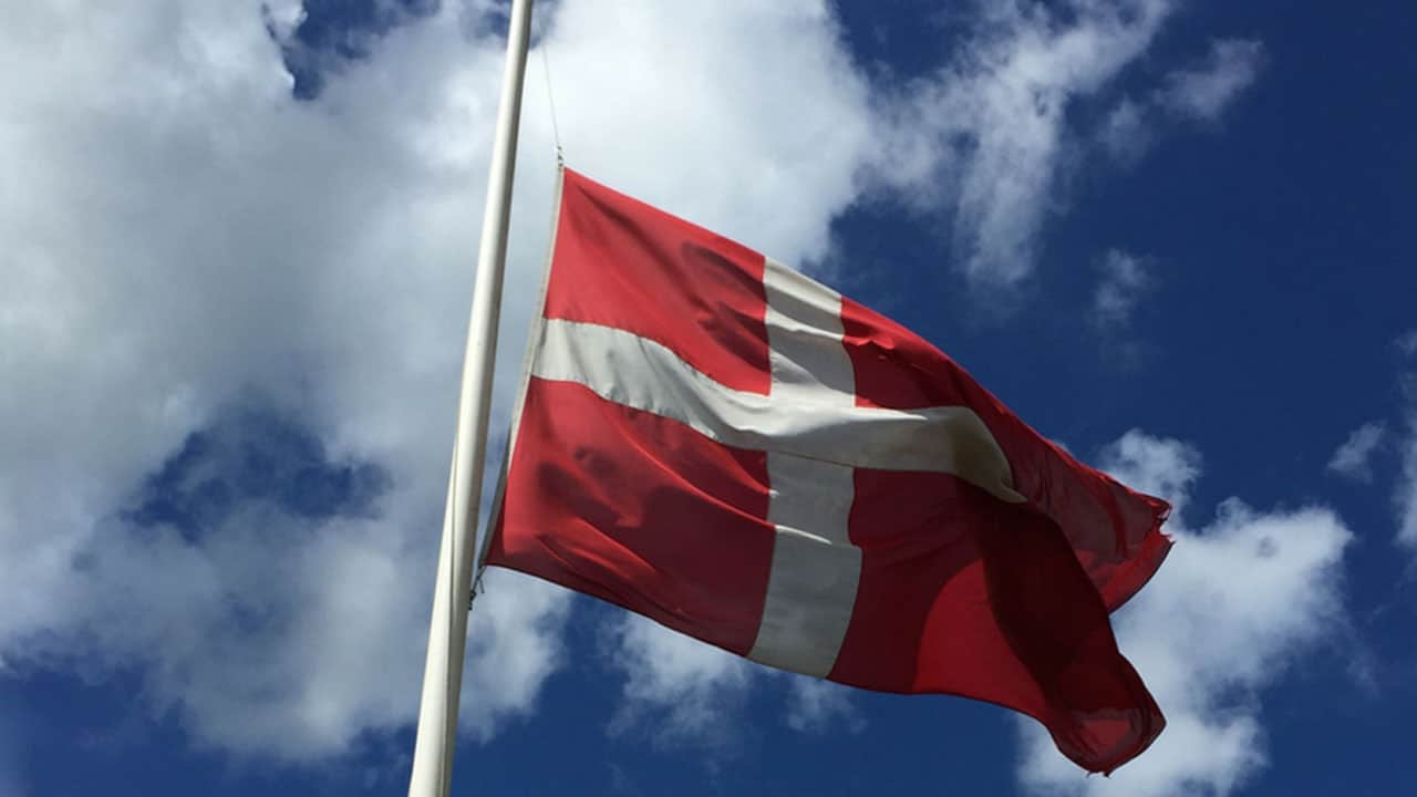 Read more about the article Flaget gik på halv i Bagenkop i lørdags – Det var en sorgens dag