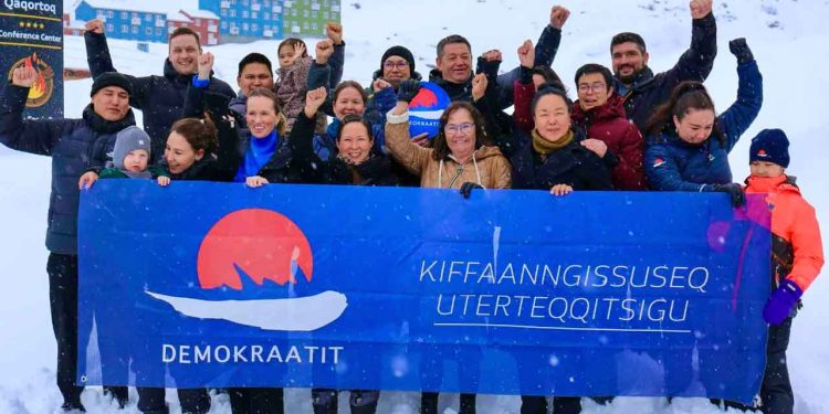 Det grønlandske parti Demokraatit vandt valget - med et slogan »Lad os genopbygge håbet« fb.dk
